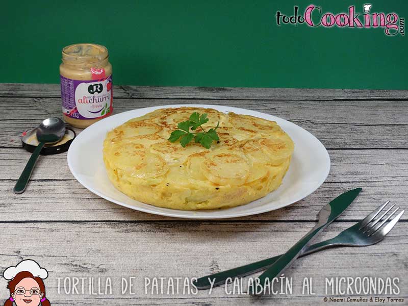 Tortilla de patatas y calabacin en microondas