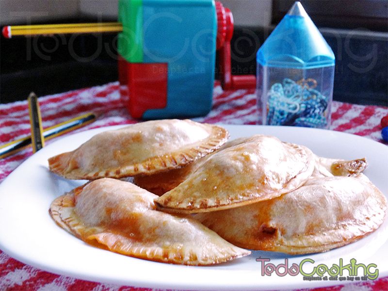 Empanadillas de atún, huevo y tomate al horno