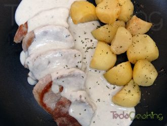 Solomillo de cerdo con salsa de queso roquefort, todo un clásico!