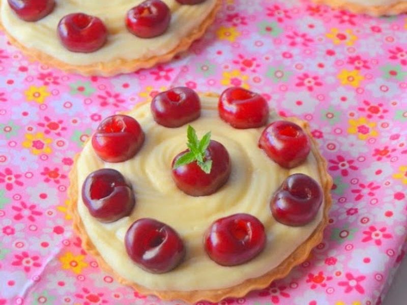 Tartaletas de cerezas con crema madame