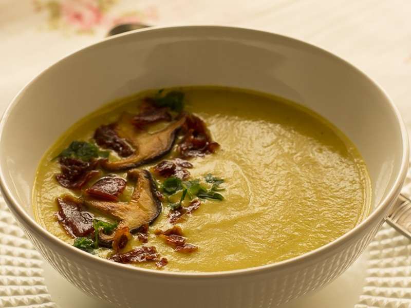 sopas y cremas reconfortantes - Crema de setas con cúrcuma