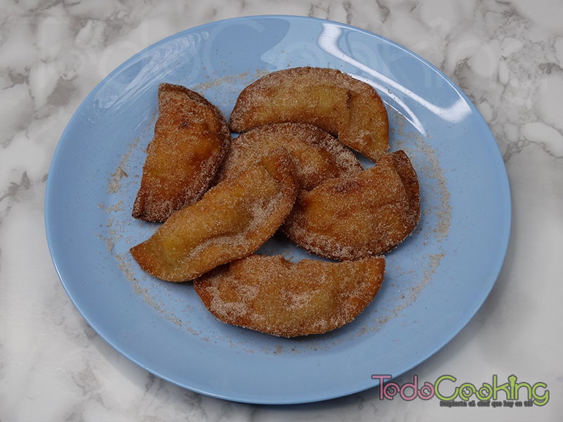 Empanadillas dulces rellenas de flan