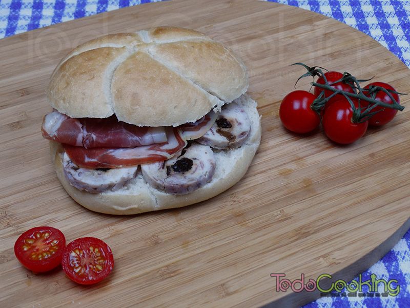 Fiambre de pollo y jamón con frutos secos