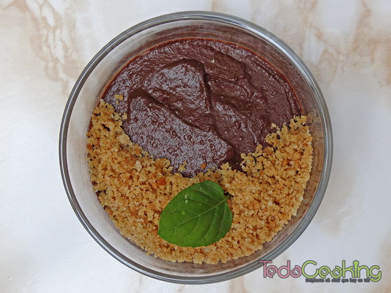 Mousse de chocolate y aguacate 