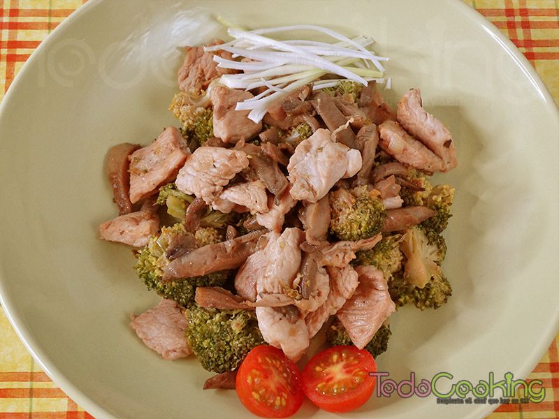 salteado de pavo con brócoli