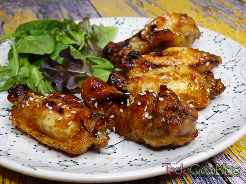 Alitas de pollo con soja y miel