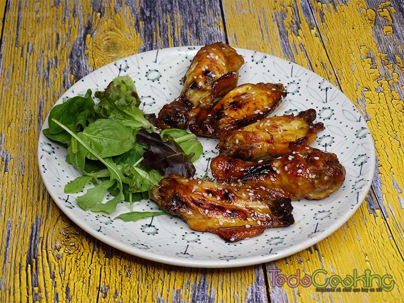Alitas de pollo con soja y miel