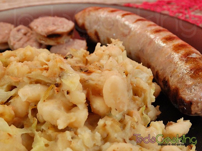 Judias-blancas-con-butifarra