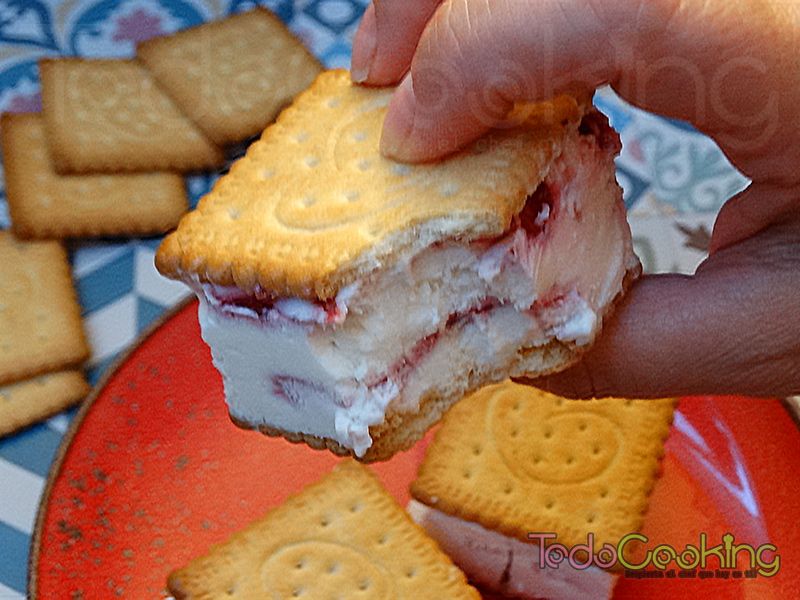 Sandwich helado de cheesecake con frambuesa 02