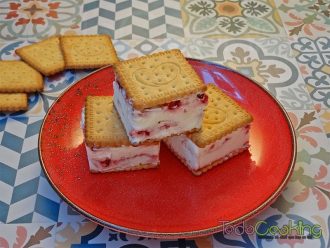 Sandwich helado de cheesecake con frambuesa 03