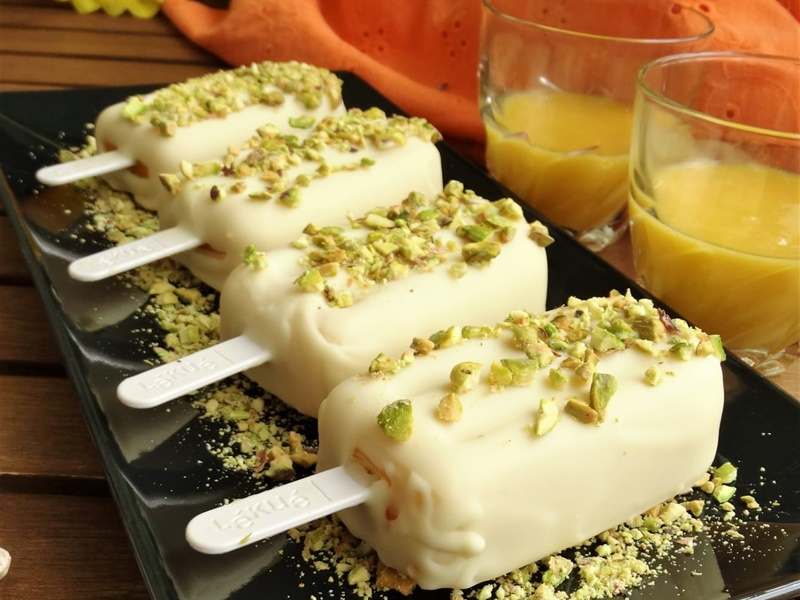 Helado de mango y chocolate blanco