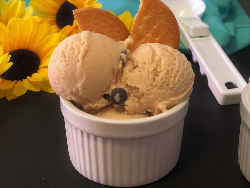 helado de natillas y galletas