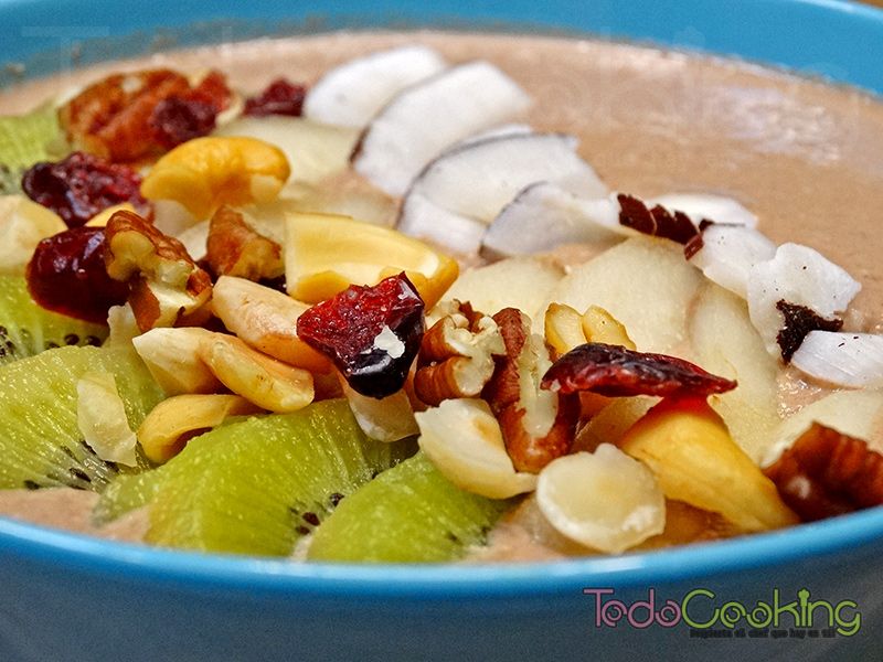 Smoothie bowl de cacao y avena