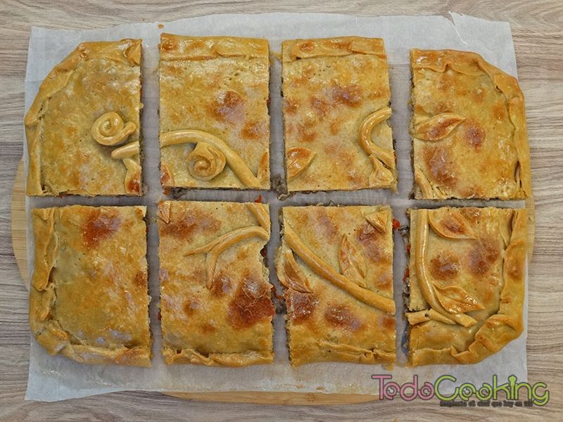 Empanada gallega de carne y setas 03