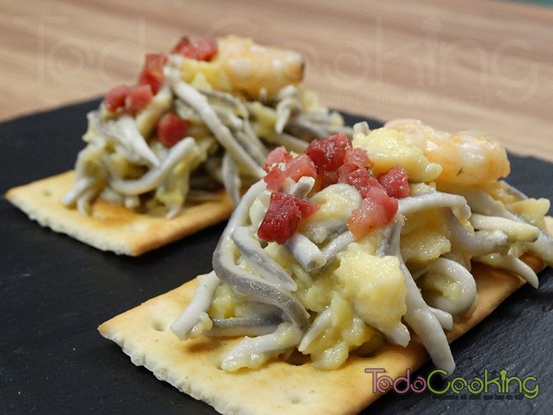 Revuelto de Gulas con Gambas y Jamon 01