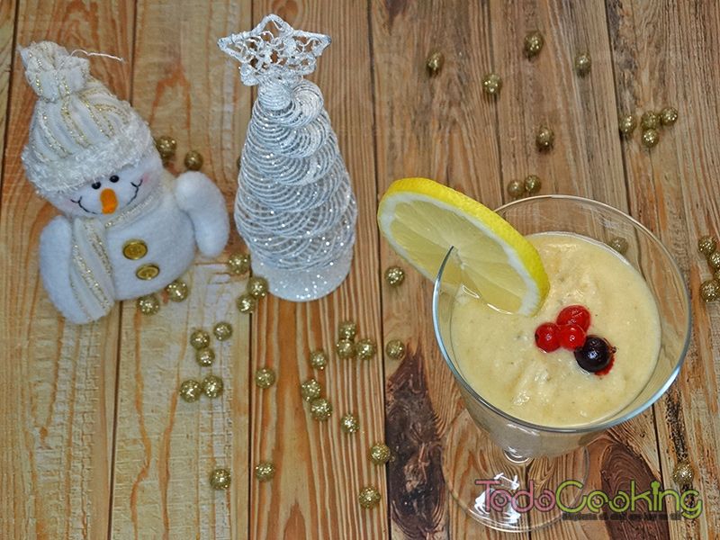 Smoothie granizado tropical con limón y jengibre 02