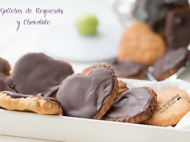 Galletas de requeson y chocolate. recetas de postres saludables sin azúcar