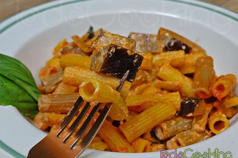 Pasta alla norma. Receta de pasta con berenjena siciliana