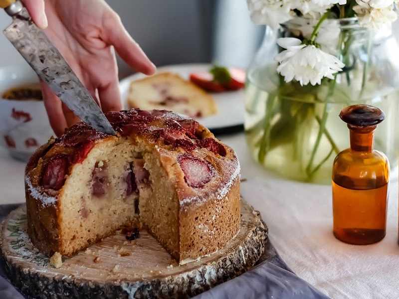 bizcocho de fresas avellanas