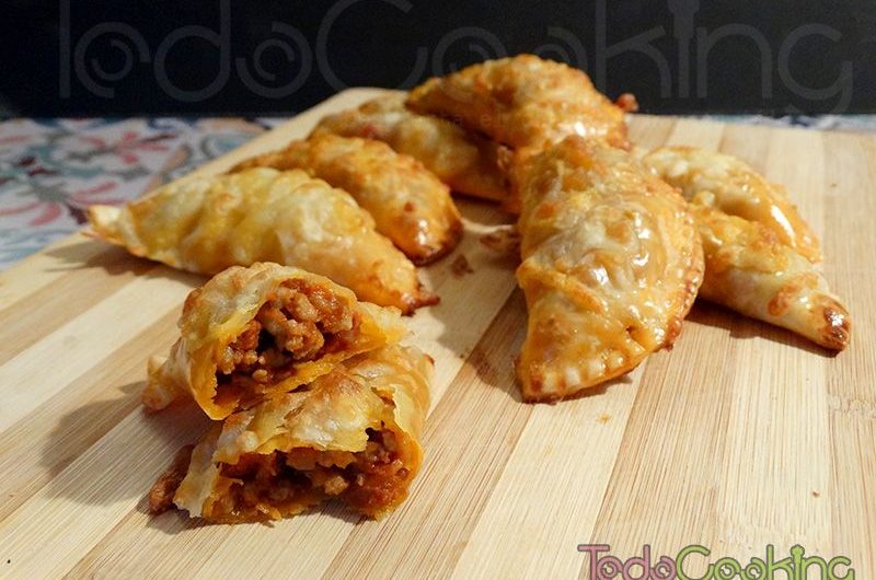 Empanadillas de boloñesa de chorizo en el horno