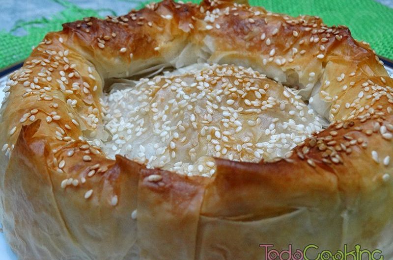 Spanakopita, pastel griego de espinacas y queso feta