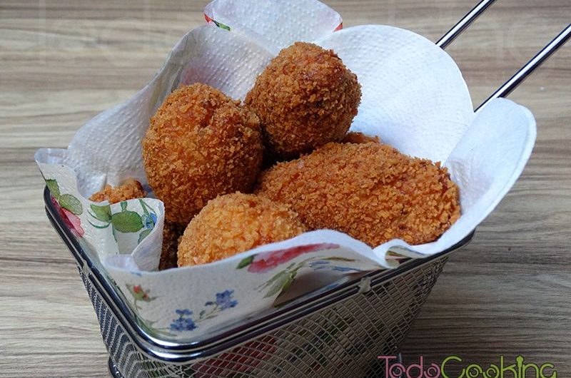 Croquetas de salmón ahumado y cebollino con MyCook Touch de Taurus