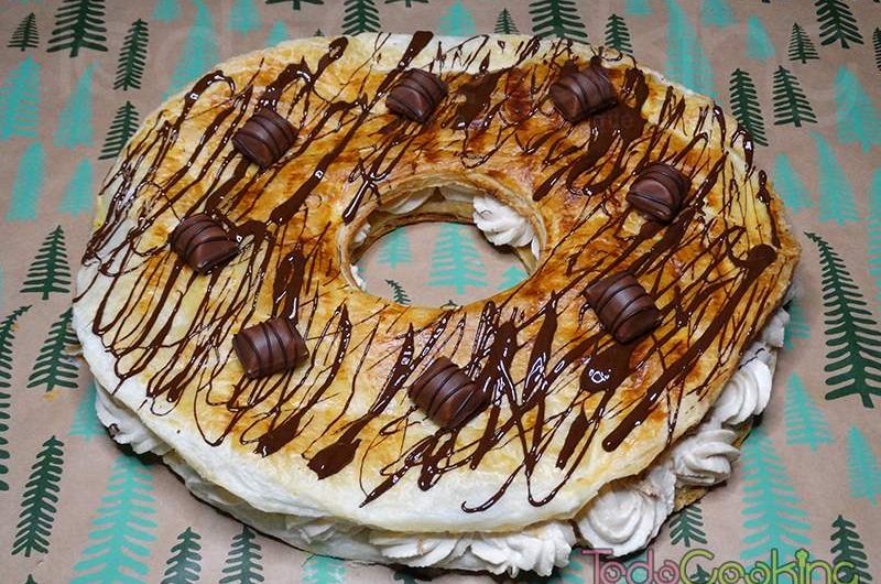 Roscón de hojaldre Kinder y chocolate