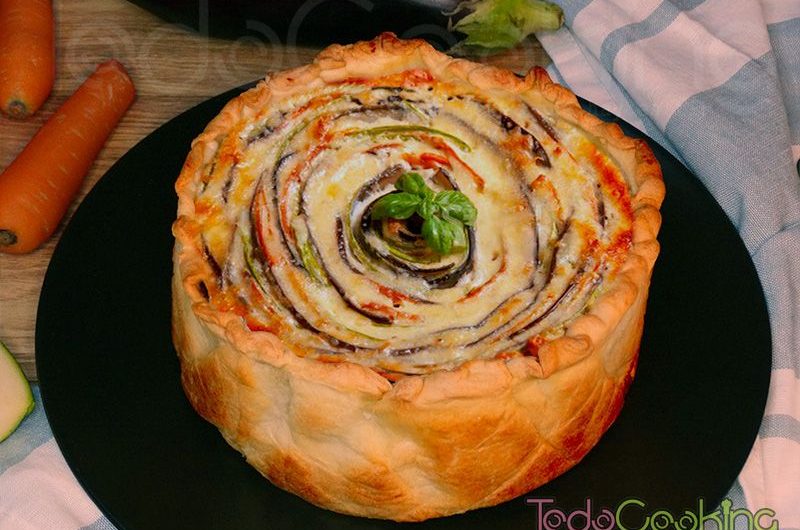 Tarta salada de verduras y feta, ideal para llevar al campo o a la montaña