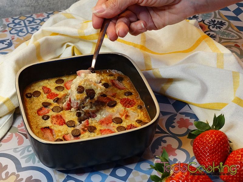 Avena horneada con fresas y chips de chocolate 01