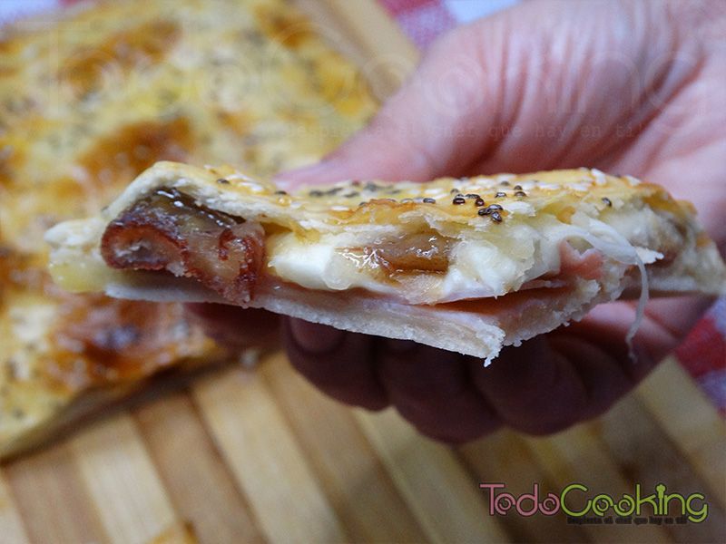 Empanada de York con queso y datiles 02