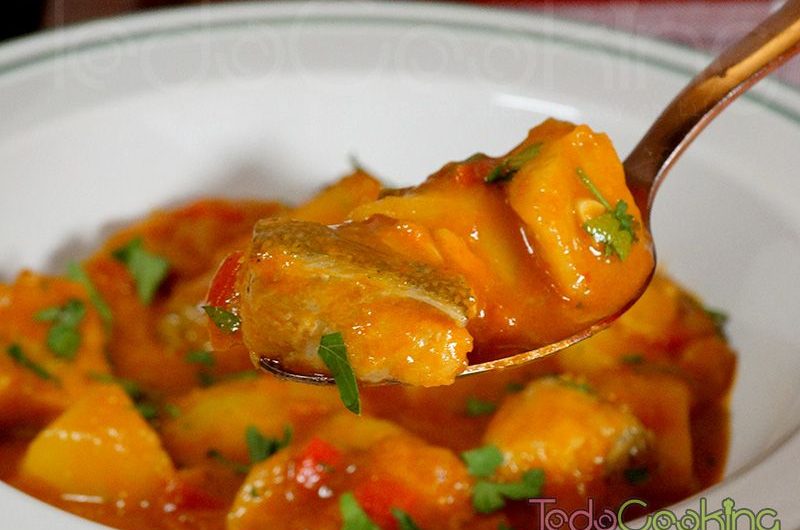 Bacalao con patatas, receta tradicional fácil