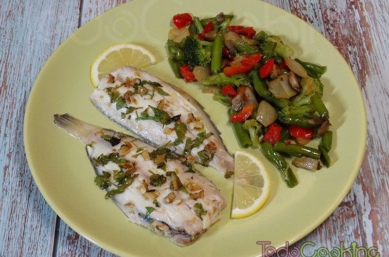 Acedías al horno con limón y hierbas