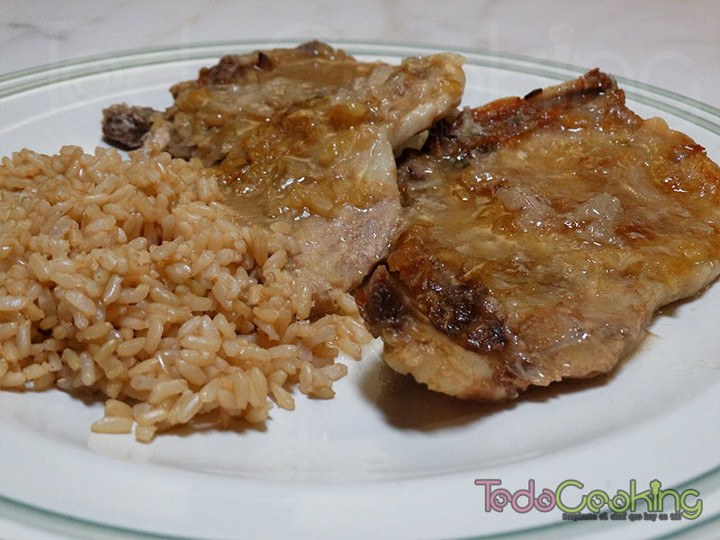 Chuletas de cerdo en salsa de cebolla y sprite 02
