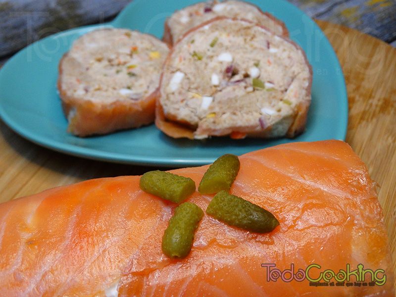 Rollo de salmón ahumado 05