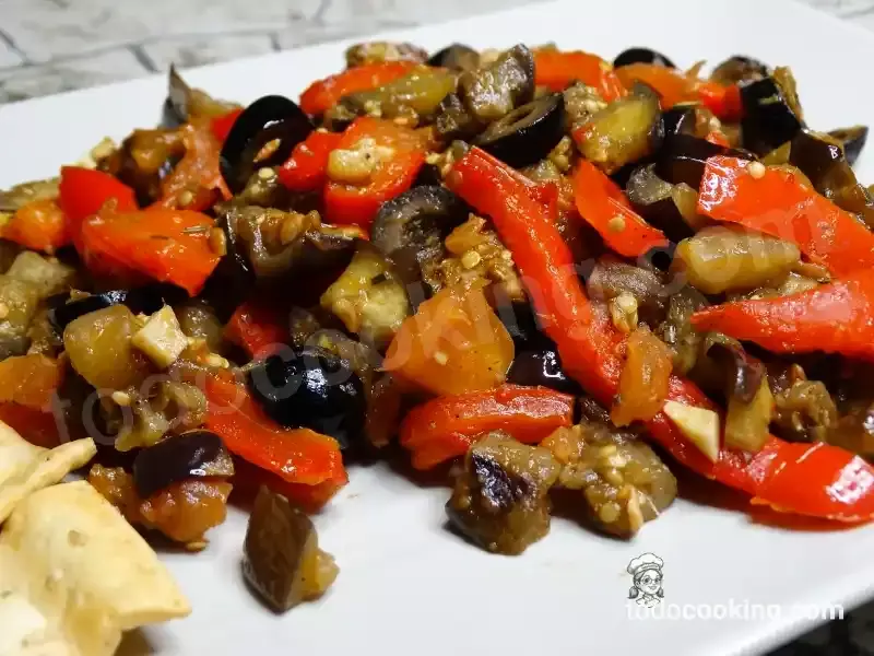 berenjenas a la cántabra recién hechas listas para servir