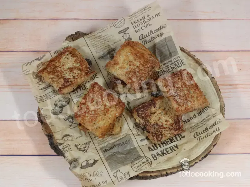 Torrijas de Semana Santa saludables, emplatadas y decoradas con canela