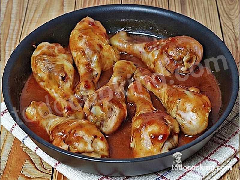 Receta de pollo a la Coca-Cola con arroz, plato listo para servir