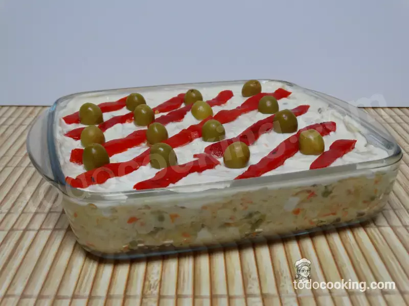 ensaladilla rusa recien preparada