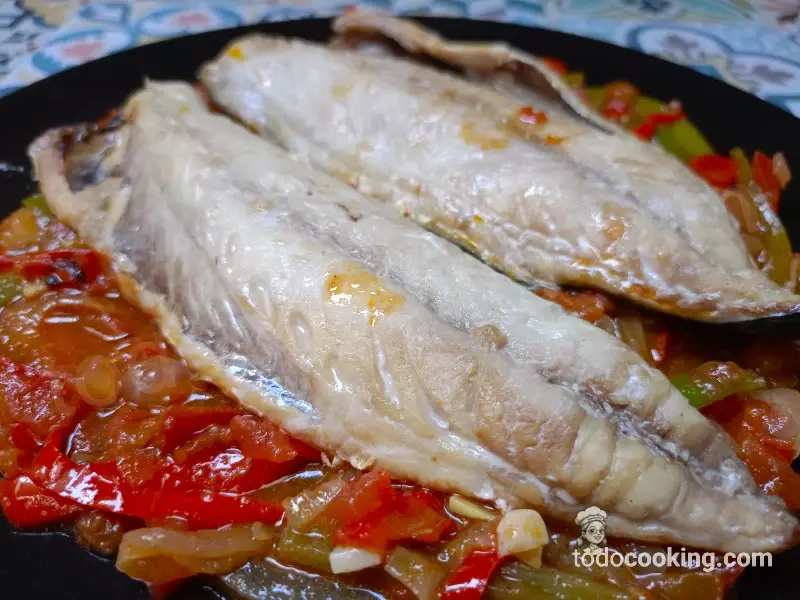 Caballa a la moruna ceutí: Receta económica y fácil