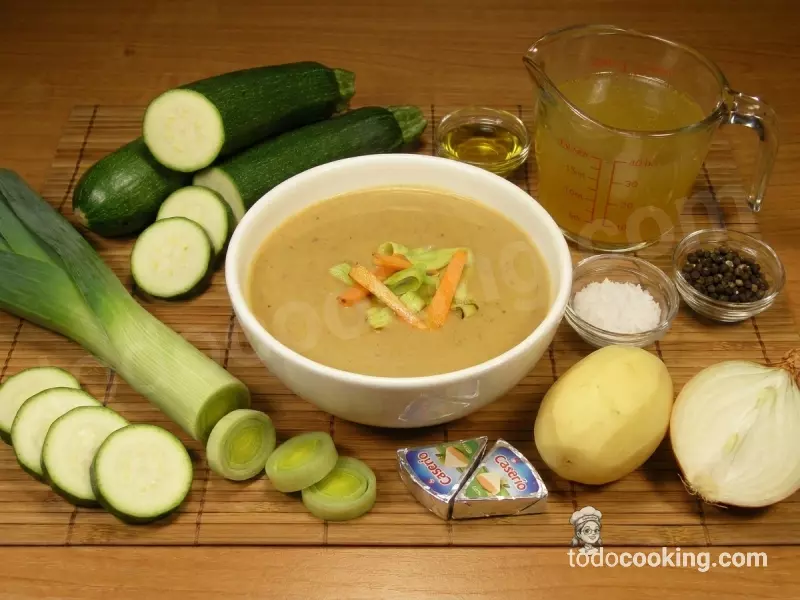 Crema de calabacines y puerros con quesitos ingredientes