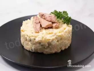 Ensaladilla rusa blanca gourmet