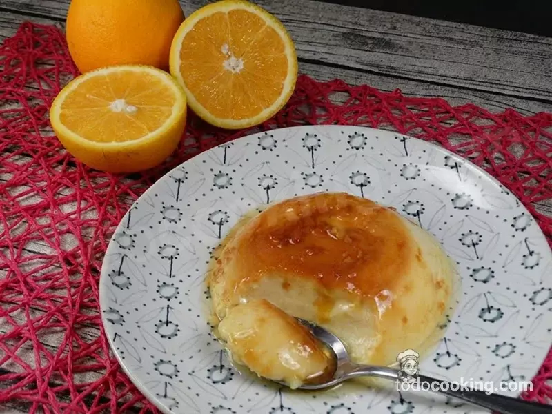 Flan de naranja al microondas cucharada