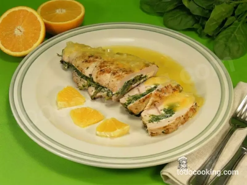 Solomillo de pavo relleno de espinacas a la naranja: Receta de tupper