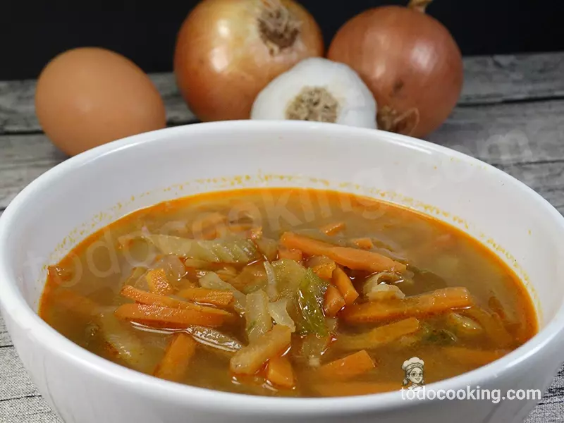 Sopa Juliana de verduras ingredientes primer plano