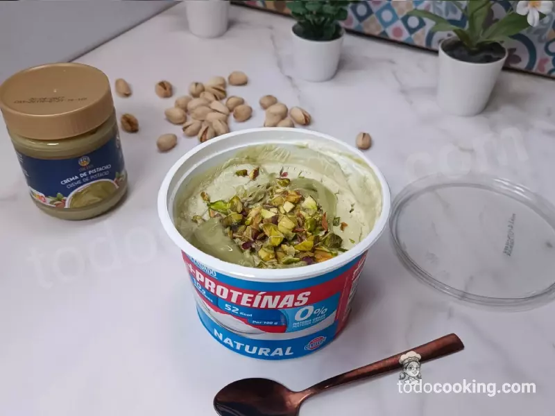 Helado de pistacho de locura (¡Solo 2 ingredientes!)