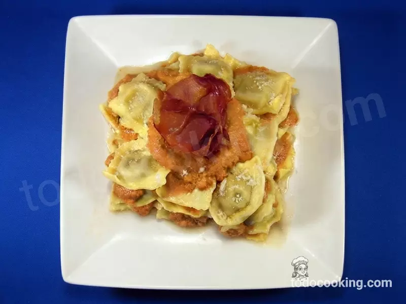 Lasaña Raviolis Pesto Rojo cenital