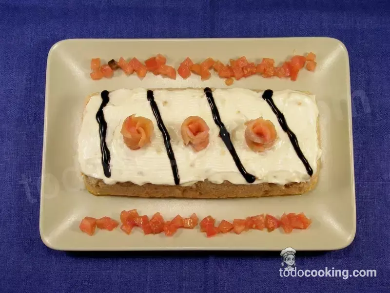 Pastel de merluza y atún en el microondas cenital