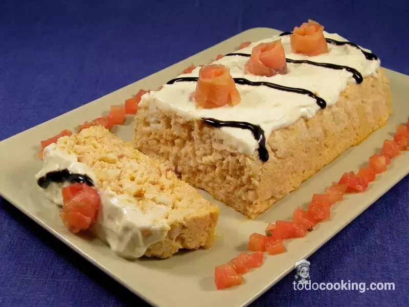 Pastel de merluza y atún en el microondas porcion lateral