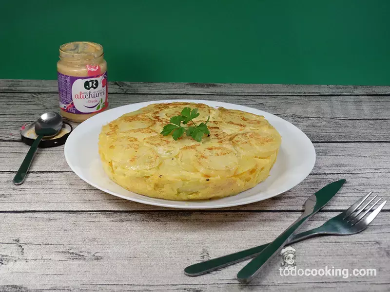 Tortilla de calabacín y patatas al microondas